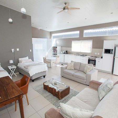 Rnb'S Studio Apartment Windhoek Exteriör bild
