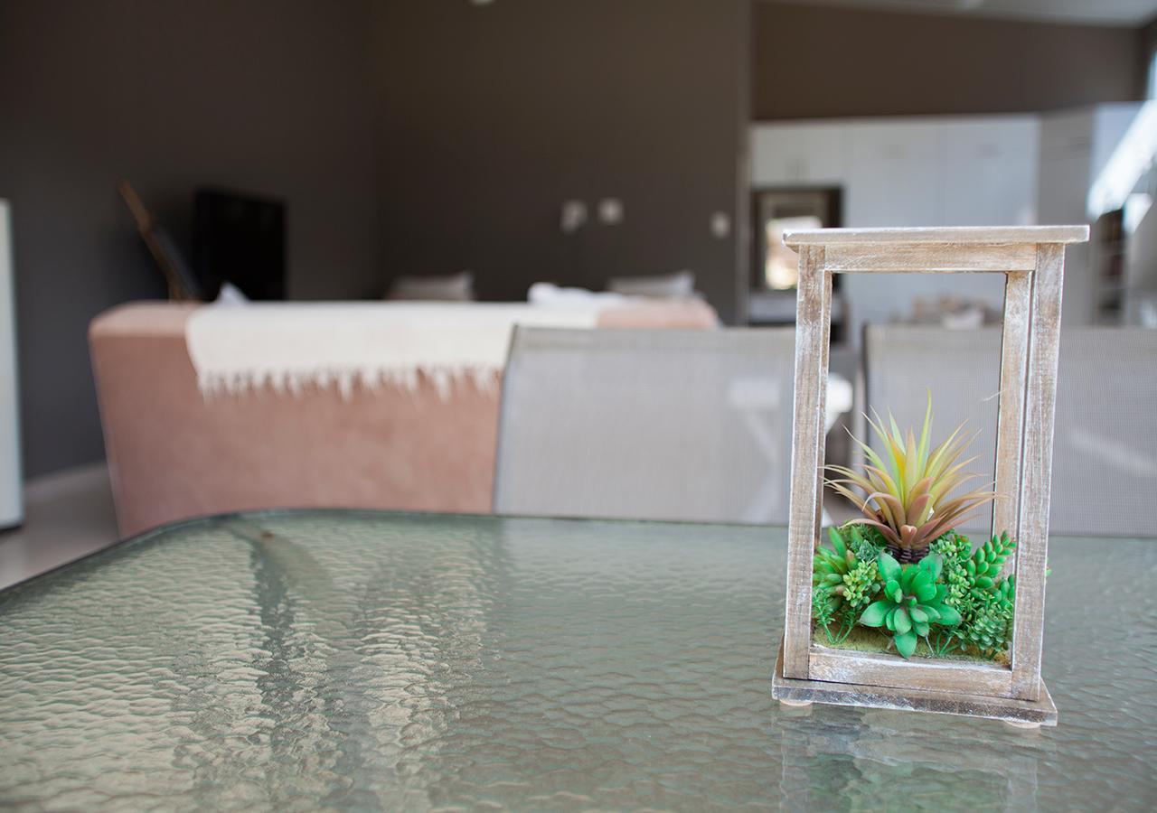 Rnb'S Studio Apartment Windhoek Exteriör bild