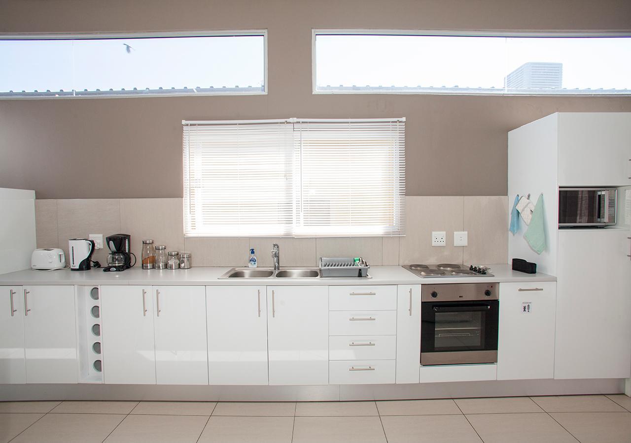 Rnb'S Studio Apartment Windhoek Exteriör bild