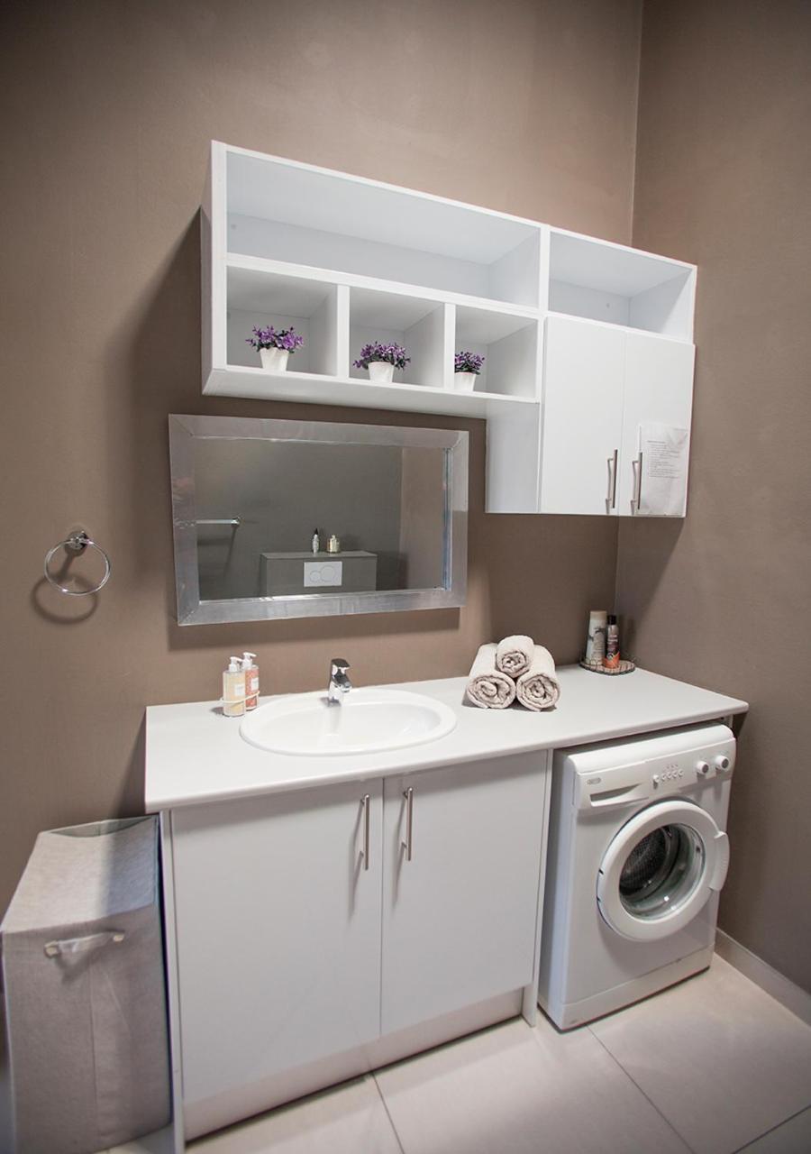 Rnb'S Studio Apartment Windhoek Exteriör bild