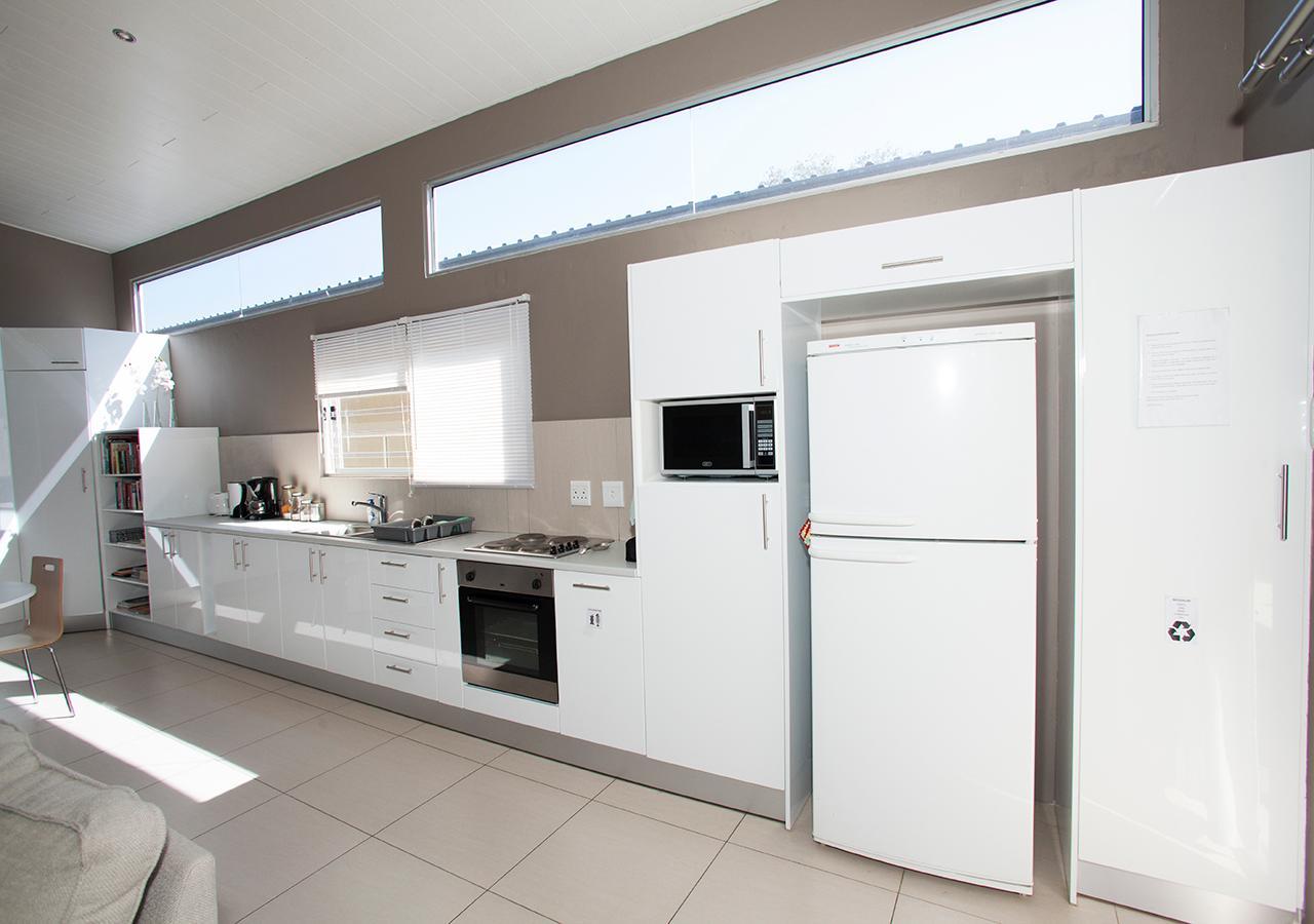 Rnb'S Studio Apartment Windhoek Exteriör bild